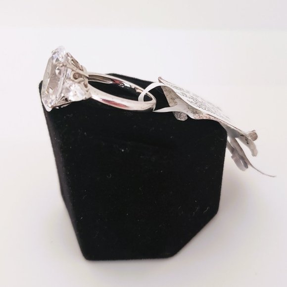 Semi Precious Swarovski Cubic Zirconia Ring (Size 7) - Picture 10 of 11